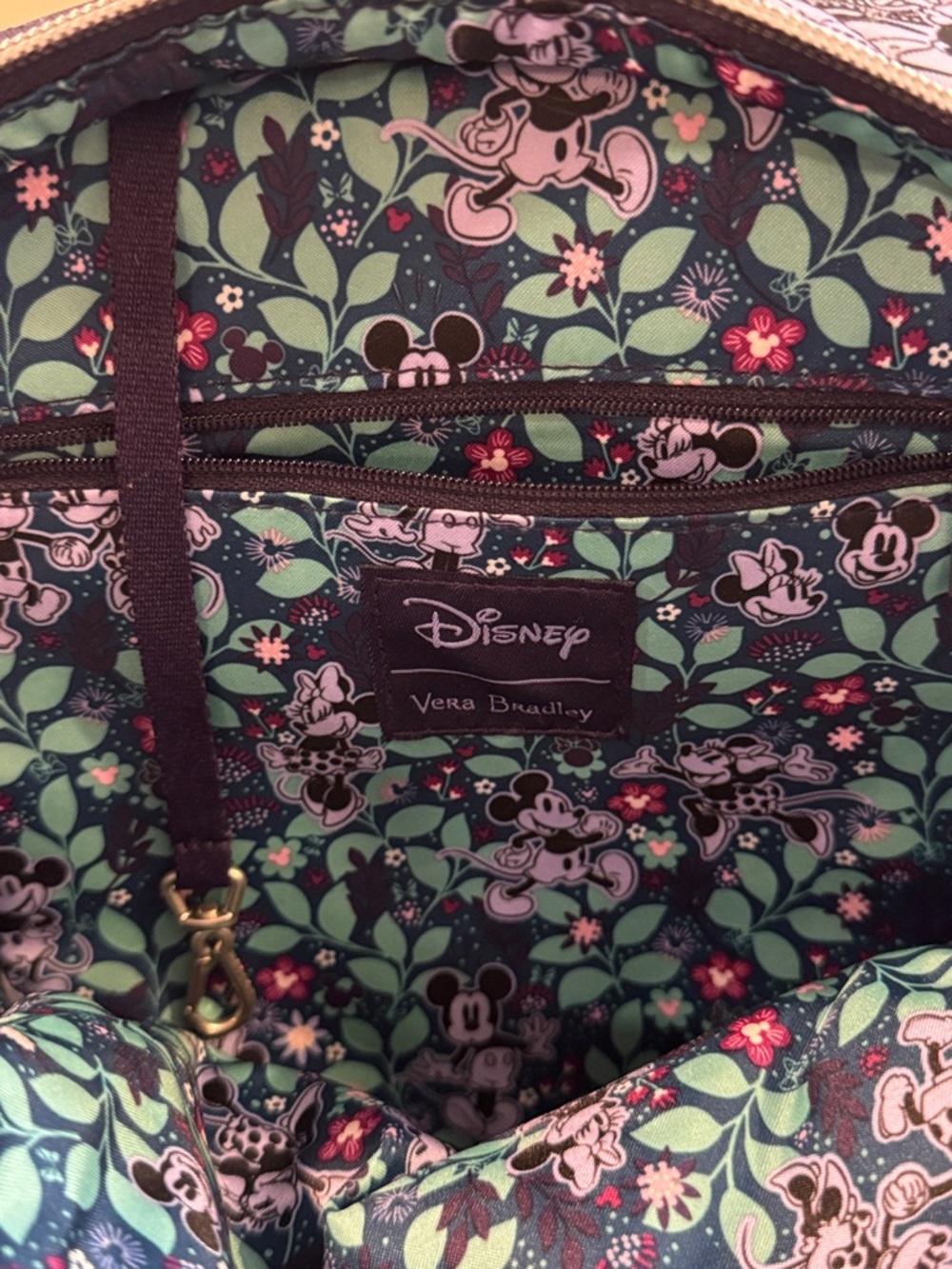 Vera Bradley x Disney Convertible Small Backpack Mickey & Minnie's Flirty Floral - Picture 8 of 8